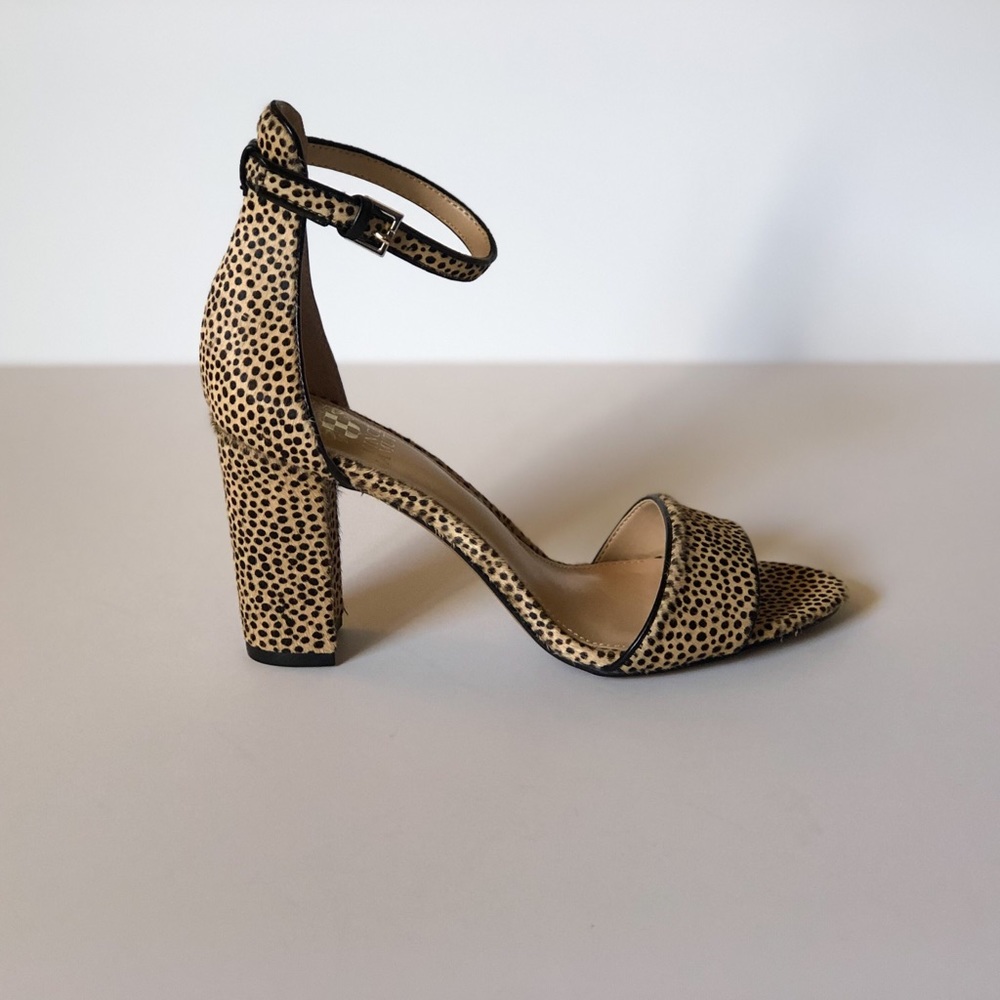Vince Comuto Corlina Ankle Stap Sandal Sz 7 NWT